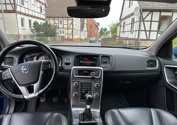 Volvo V60 cena 43500 przebieg: 258000, rok produkcji 2014 z Lublin małe 37